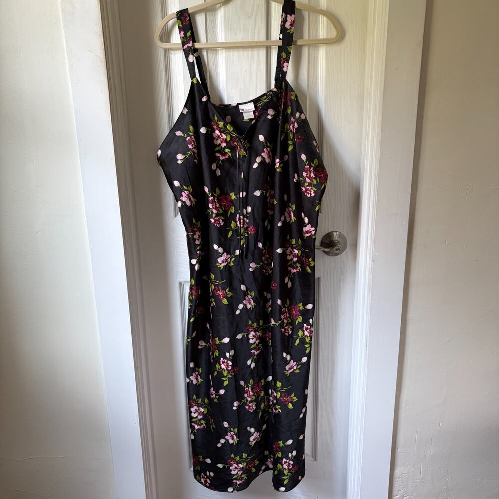 Vintage Satin Finish Enchanted Sleepwear Gown Slip Size 26/28